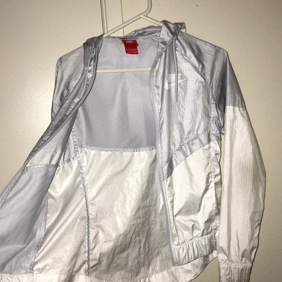 Nike Windbreaker - Picture 3 of 5